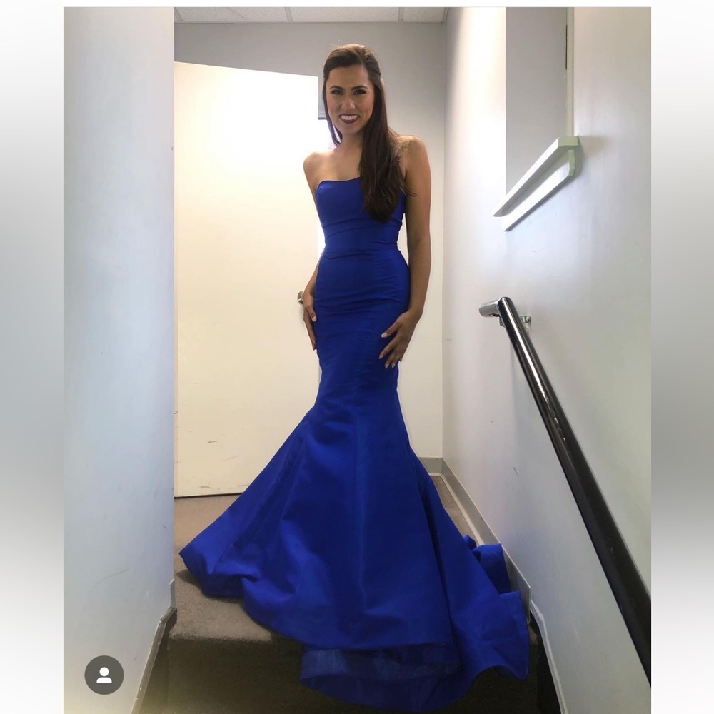 Size 4 Sherri Hill Strapless Blue Mermaid Gown (Unaltered)